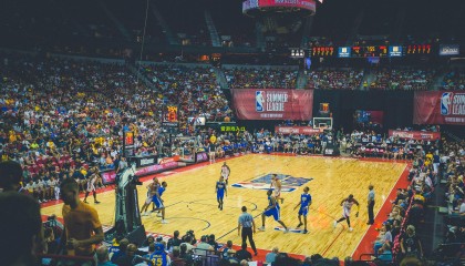 巴萨半场3-0大邱，亚马尔失单刀献助攻，加维双响莱万抽射定局