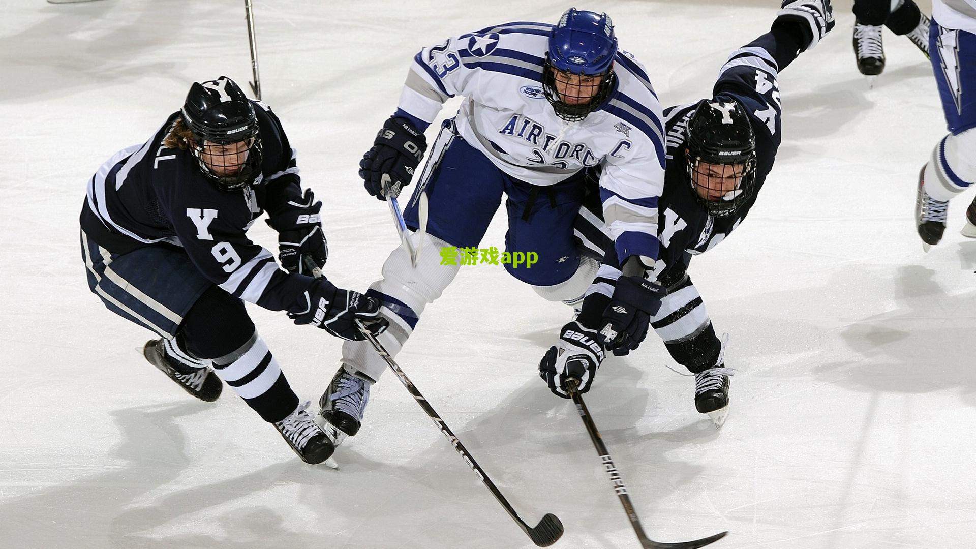 红魔遗珠亚平宁绽放光芒 霍伊伦三场四球强势当选意甲12月最佳新星